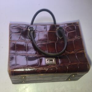 Elegant Brown Crocodile Pattern Handbag